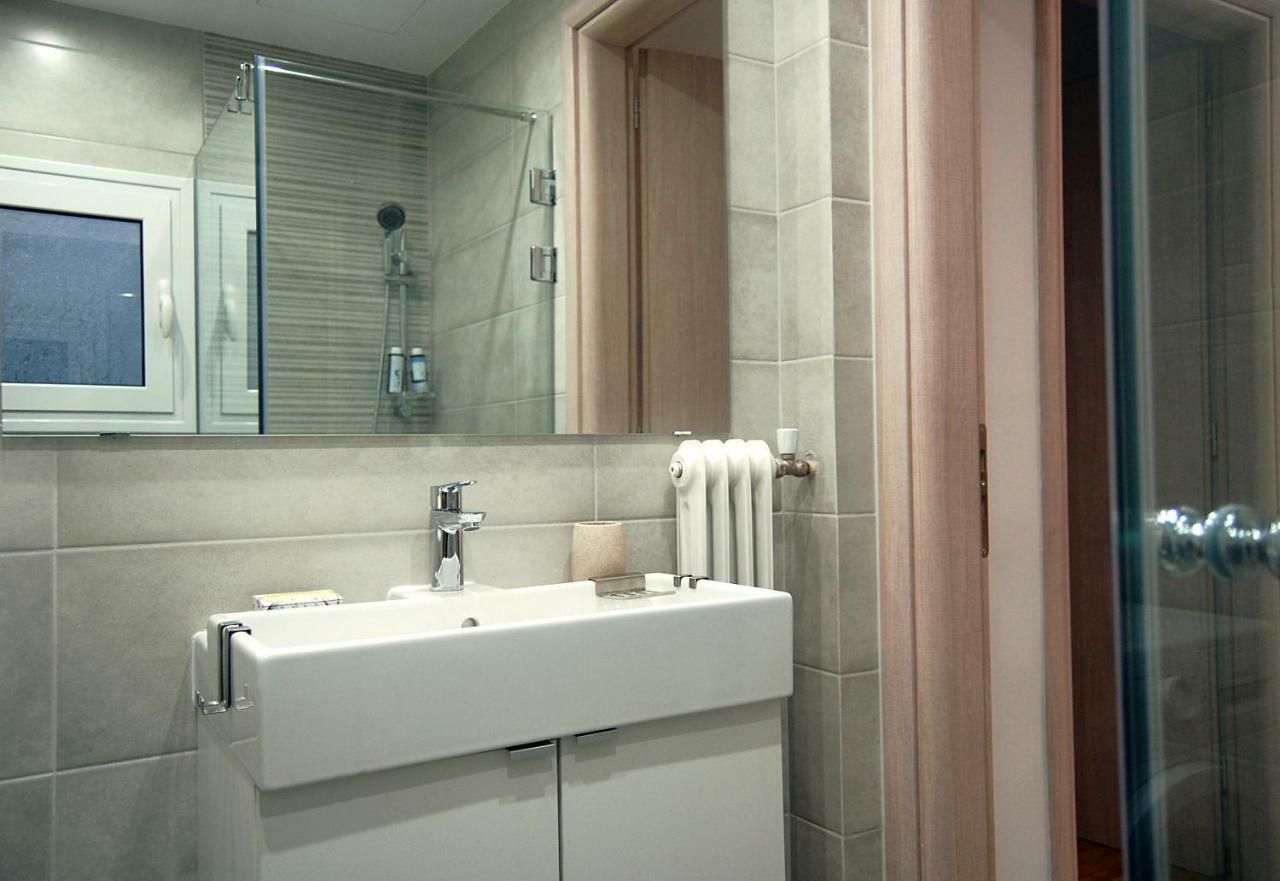 Central & Comfortable, 70M² Apt In Neos Kosmos Афіни Екстер'єр фото